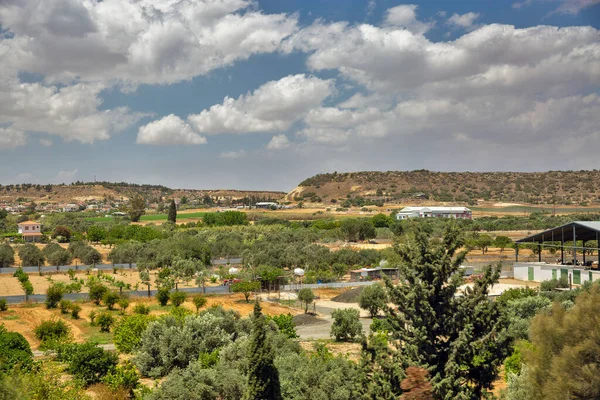 Aldeia Típica Paisagem Cipriota Verão Colinas Perto Larnaca Chipre — Fotografia de Stock