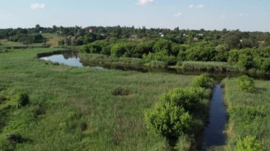 Yaz nehri Ros sessiz su, Ukrayna