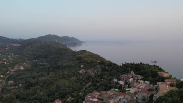 Повітряний Безпілотник Дивиться Західне Узбережжя Село Пелекас Заході Сонця Острів — стокове відео