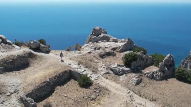 俯瞰参观希腊科孚岛上拜占庭城堡 天使城堡 天使城堡 的空中无人机视频 — 图库视频影像