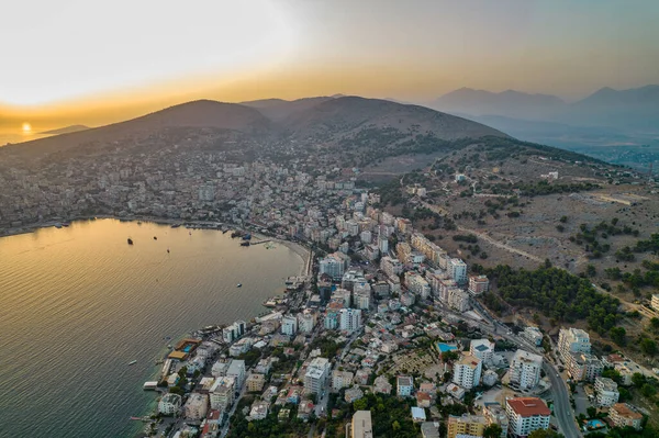 Flygfoto Solnedgång Drönare Utsikt Över Saranda Stad Och Hamn Albanien — Stockfoto