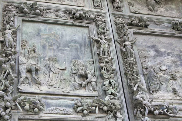 Porta in bronzo, Cattedrale di Pisa — Foto Stock