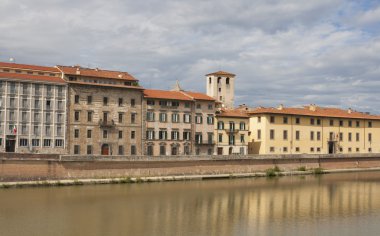 Arno Nehri ve waterfront binalar, pisa