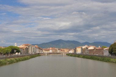 Arno Nehri ve waterfront binalar, pisa
