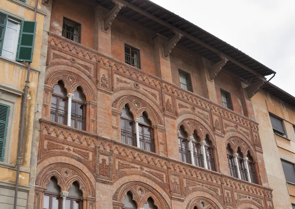 Stará architektura budovy - Pisa, Itálie — Stock fotografie