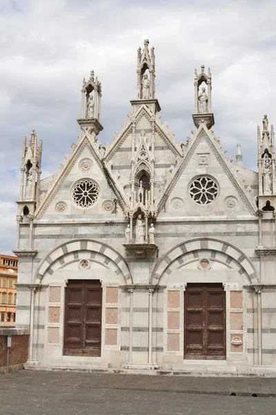 Santa maria della spina kyrkan i pisa, Italien. — Stockfoto