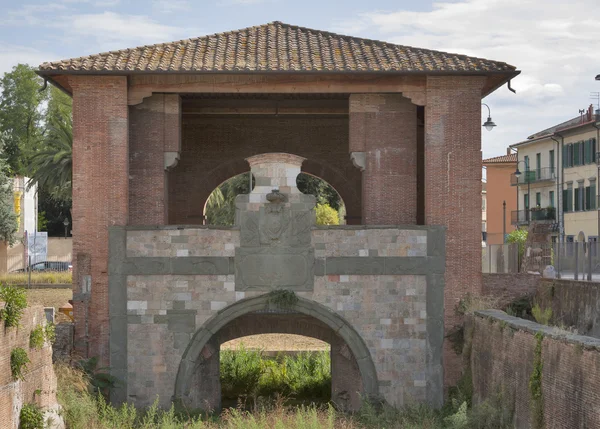 피사, 이탈리아의 고 대 건물 — 스톡 사진