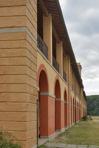 Antike Villenfassade in der Toskana — Stockfoto