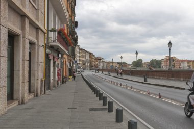 Waterfront Pisa Arno Nehri'nin