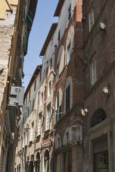 Lucca calle estrecha, Italia —  Fotos de Stock