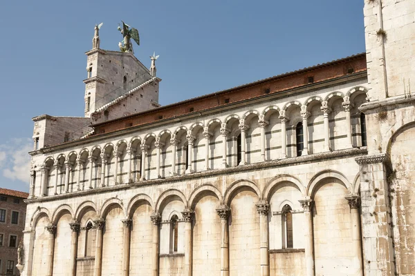 View of medieval cathedral San Michele. Lucca, Italy — Stock Photo, Image