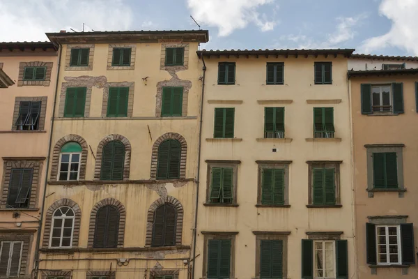 Lucca ancient residential houses, Italy — Stock Photo, Image