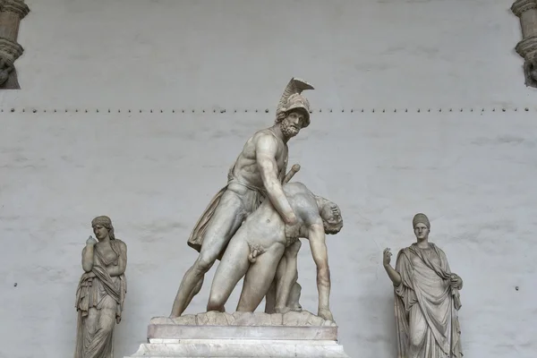 希腊英雄墨涅拉奥斯雕像举行普特洛克勒斯在佛罗伦萨 — 图库照片