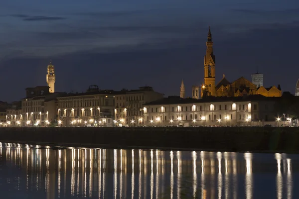 Night Florence cityscape and Arno river — Stock Photo, Image