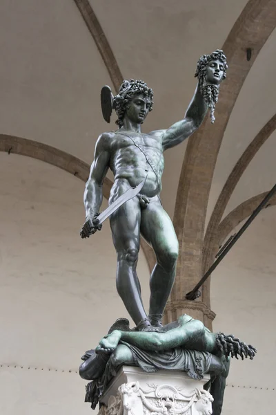 Perseo com cabeça de estátua de Medusa em Florença, Itália — Fotografia de Stock