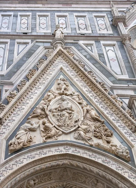 Basilika Heilige Maria der Blume in Florenz, Italien — Stockfoto