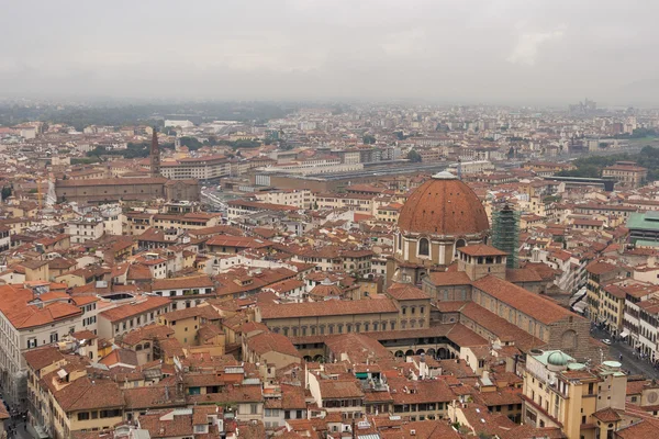 Paisaje urbano de Florencia con estación de tren —  Fotos de Stock