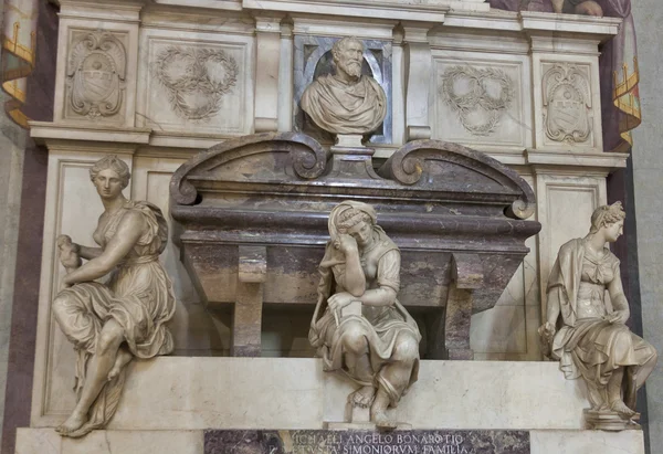 Tumba de Miguel Ángel en Basilica di Santa Croce, Florencia — Foto de Stock