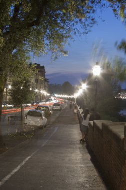 Floransa waterfront adlı gece