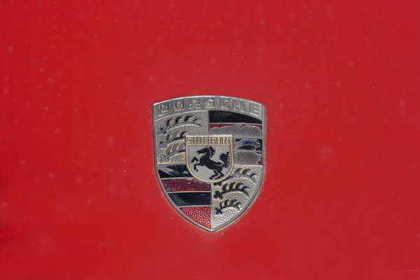 Oldtimer-Porsche-Emblem — Stockfoto