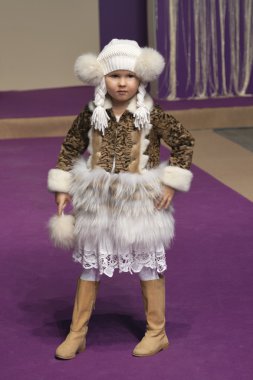 Kiev moda 2014 küçük kız modeli