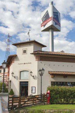 mcarthurglen tasarımcı çıkış barberino İtalya