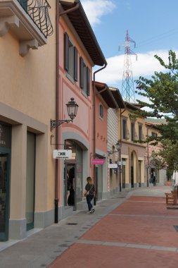 mcarthurglen tasarımcı çıkış barberino İtalya