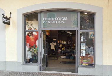 mcarthurglen tasarımcı çıkış barberino İtalya