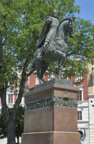 Galician kuningas Daniel muistomerkki Lviv — kuvapankkivalokuva