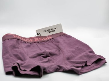 Kyiv, Ukrayna - 21 Nisan 2025: Henderson erkek vişneli boksörlerin çekimleri.