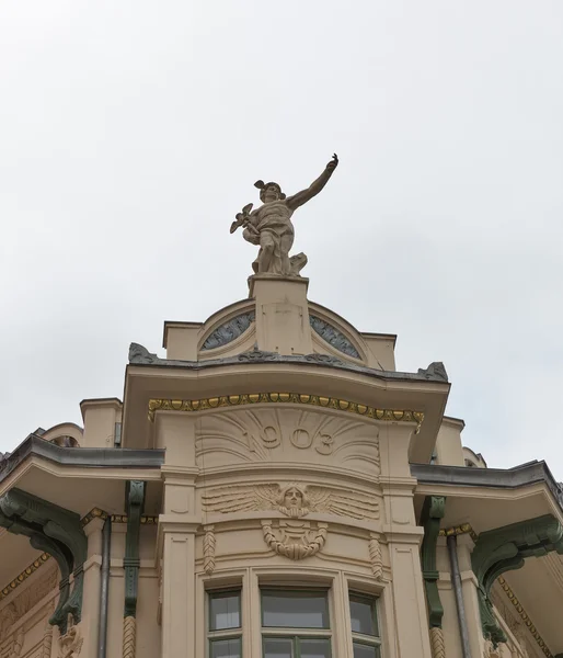 Gebouw van de oude warenhuis Galerija Emporium in Ljubljana, — Stockfoto