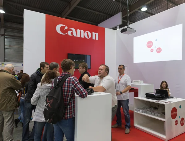 Canon cég standján a Cee 2015-ig, a legnagyobb elektronikai kereskedelmi s — Stock Fotó