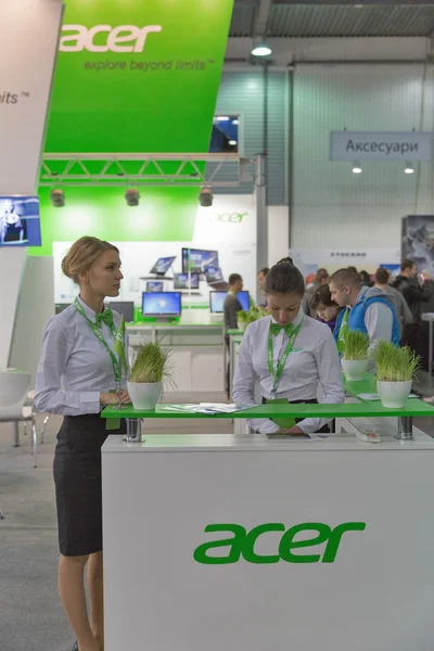 Cabine d'entreprise Acer au CEE 2015, le plus grand salon de l'électronique en Ukraine — Photo