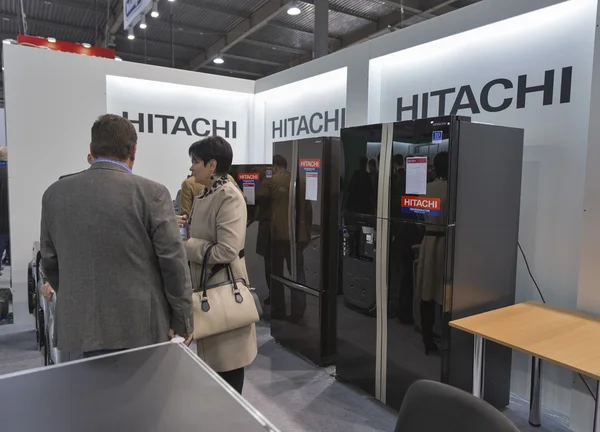 Cabine da empresa Hitachi na CEE 2015, a maior feira de eletrônicos na Ucrânia — Fotografia de Stock