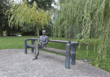 Tivoli Parkı Oton Zupancic heykeli. Ljubljana, Slovenya.
