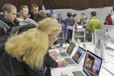 Apple şirket Cee 2015 standında, Ukrayna'da en büyük elektronik ticaret fuarı