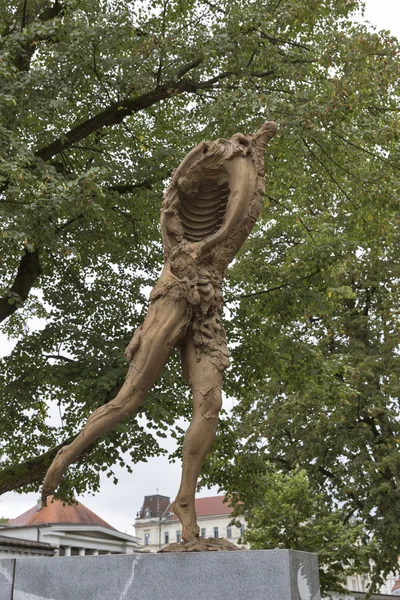 Estatua de Prometeo en el puente del Carnicero en Liubliana, Eslovenia . —  Fotos de Stock