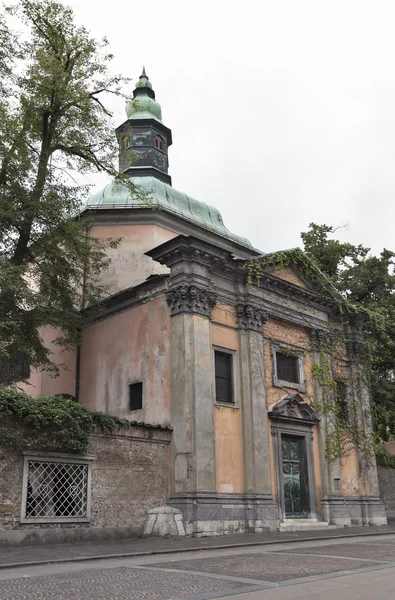 Krizanke Kirche in Ljubljana, Slowenien — Stockfoto