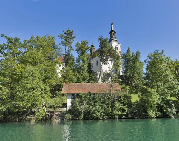Εκκλησία Κοιμήσεως της Θεοτόκου στο νησί της λίμνης Bled — Φωτογραφία Αρχείου