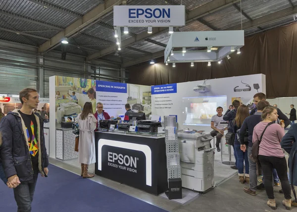 Epson şirket Cee 2015 standında, Ukrayna'da en büyük elektronik ticaret fuarı