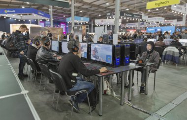 Oyun dilimi Cee 2015, en büyük elektronik ticaret Ukrayna'da göster.