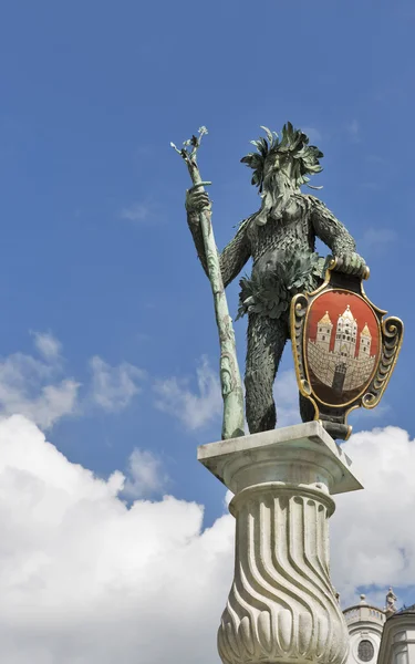 Statuia omului sălbatic lângă Grosses Festspielhaus din Salzburg, Austria — Fotografie, imagine de stoc