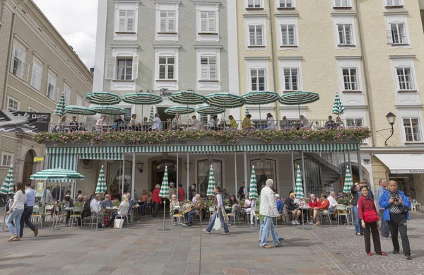 Tomasseli Cafe, Salzburg city, Ausztria legrégebbi kávéházában. — Stock Fotó