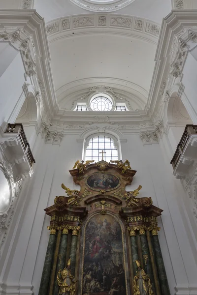 Collegiate church altaret i Salzburg, Österrike — Stockfoto