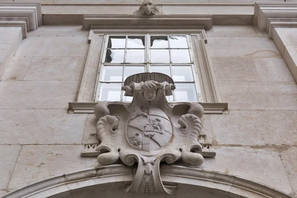 Wappen an der Wand, Salzburger Dom, Österreich. — Stockfoto