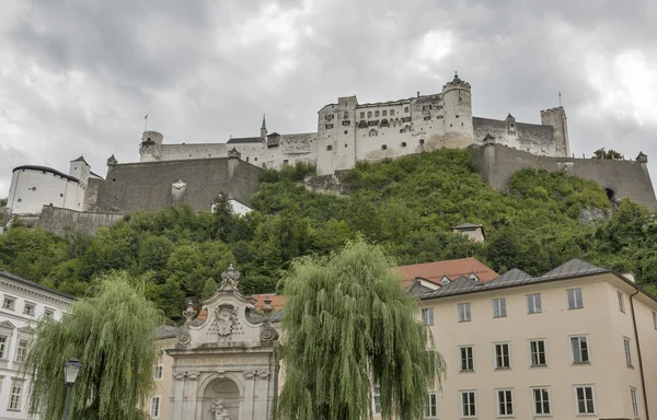 Paisaje urbano de Salzburgo con Castillo, Salzburger Land, Austria — Foto de Stock