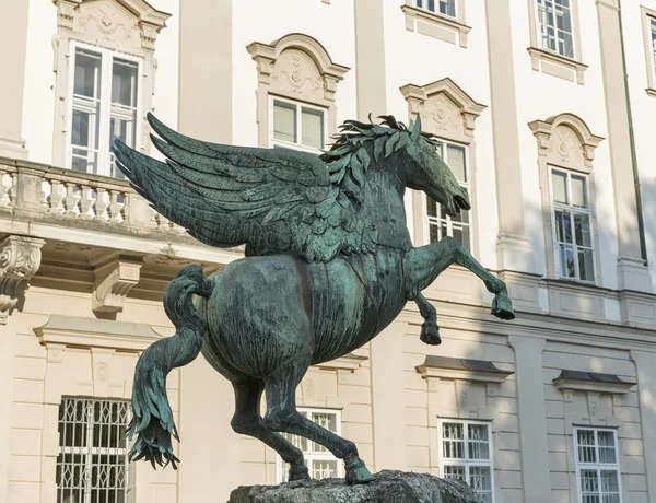 Pegasus skulptur i Mirabellträdgården, Salzburgs. — Stockfoto