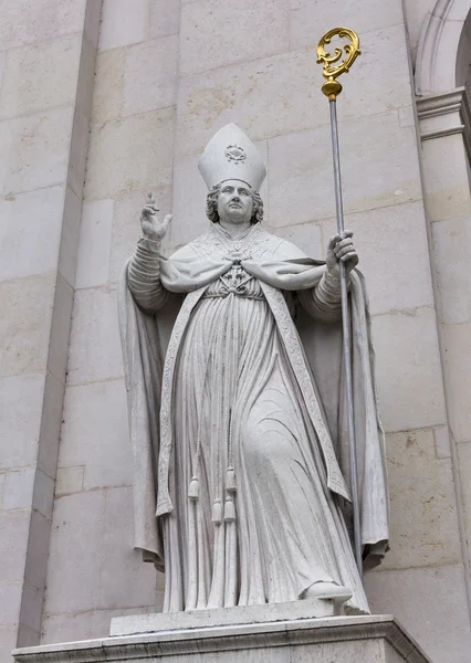 डोमप्लेस, ऑस्ट्रिया में प्रसिद्ध साल्ज़बर्ग कैथेड्रल की मूर्तिकला . — स्टॉक फ़ोटो, इमेज