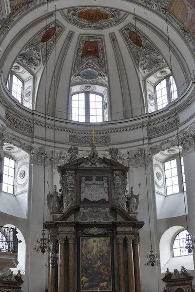 Salzburg Dom katedrále oltář, Rakousko. — Stock fotografie