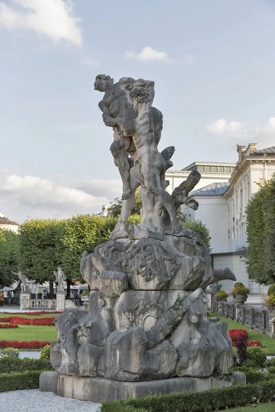 Статуя в саду Мирабель в Зальцбурге, Австрия — стоковое фото